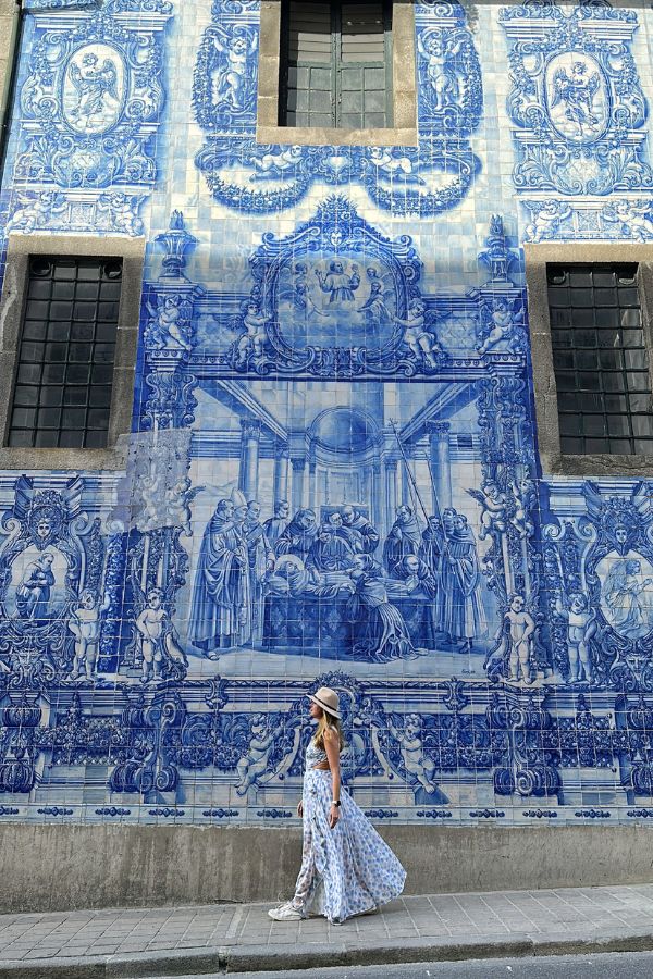 There is no Instagram spot in Porto like Chapel of Souls.